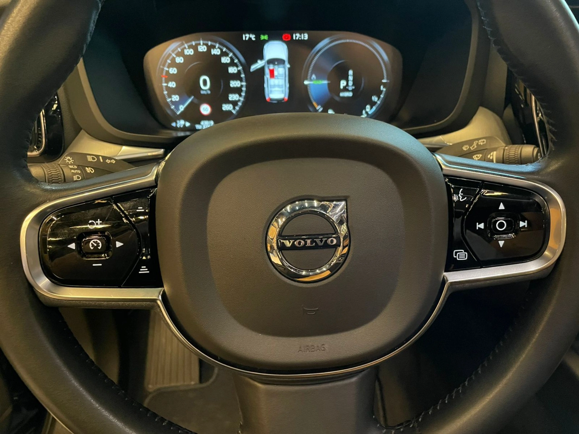 volvo XC60 2.0 T8 HYBRID MOMENTUM AWD GEARTRONIC 2020