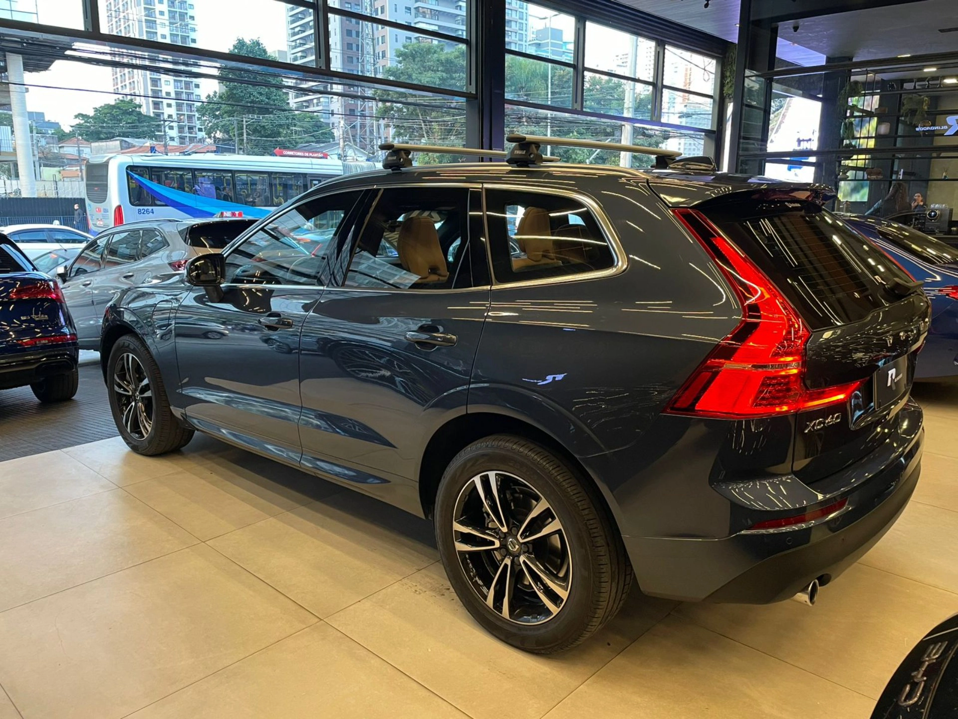 volvo XC60 2.0 T8 HYBRID MOMENTUM AWD GEARTRONIC 2020