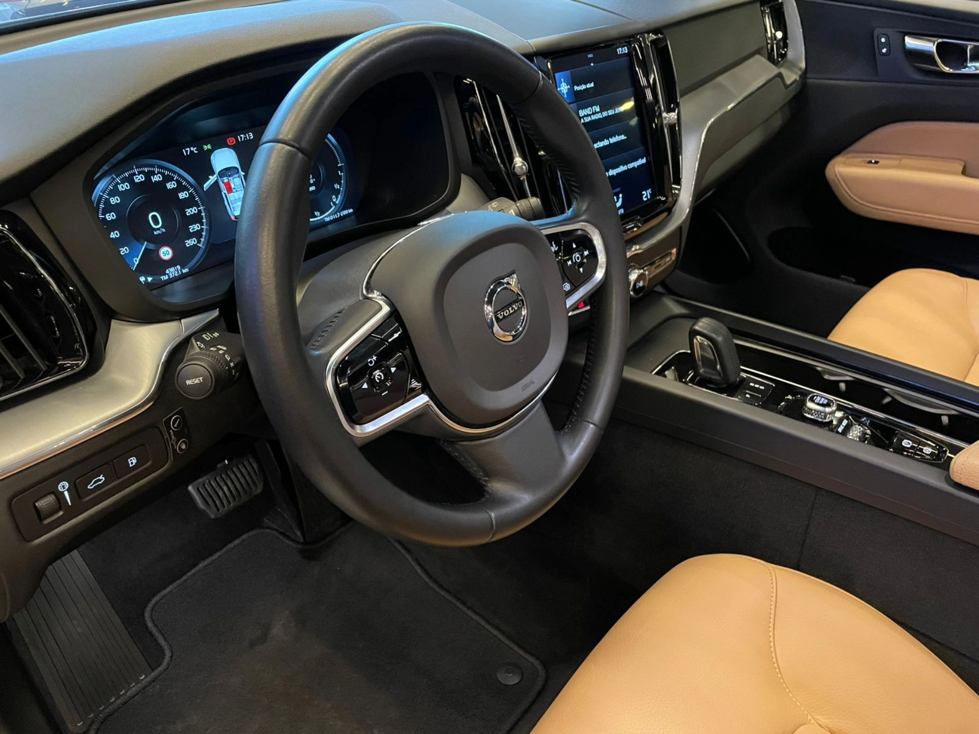 volvo XC60 2.0 T8 HYBRID MOMENTUM AWD GEARTRONIC 2020