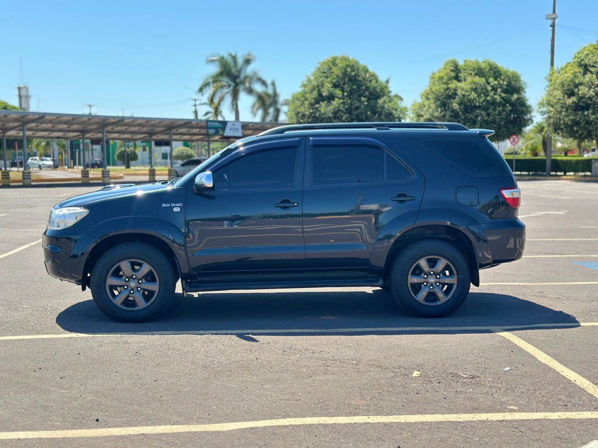 TOYOTA HILUX SW4 - Imagem 3