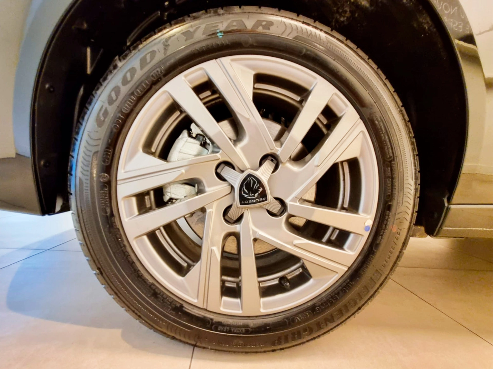 PEUGEOT-208-1.0 TURBO 200 FLEX ALLURE CVT