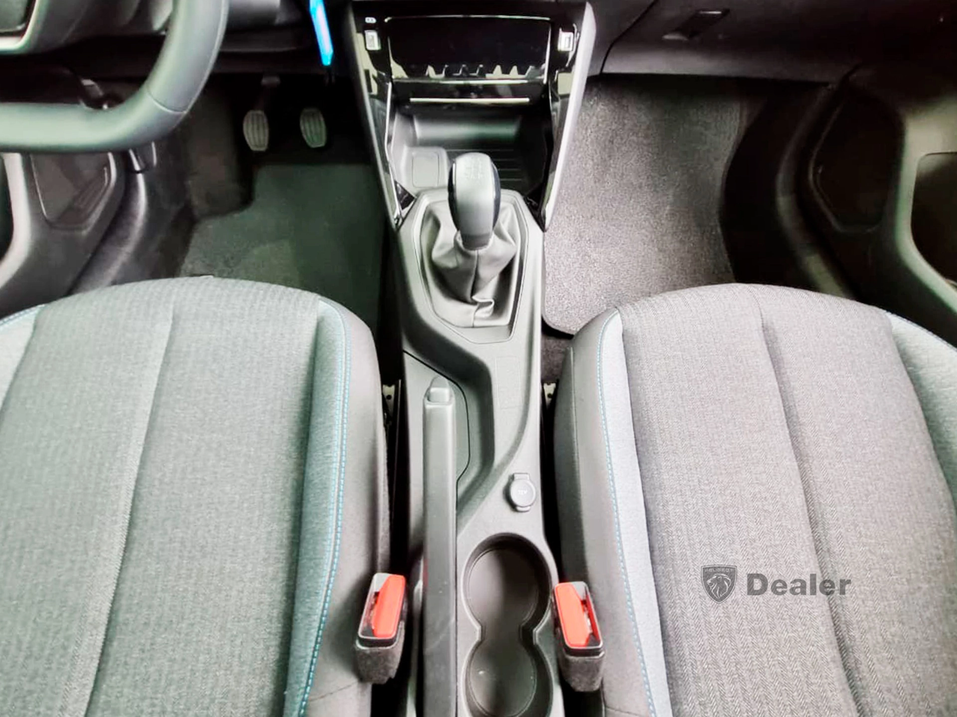 PEUGEOT-208-1.0 FIREFLY FLEX STYLE MANUAL