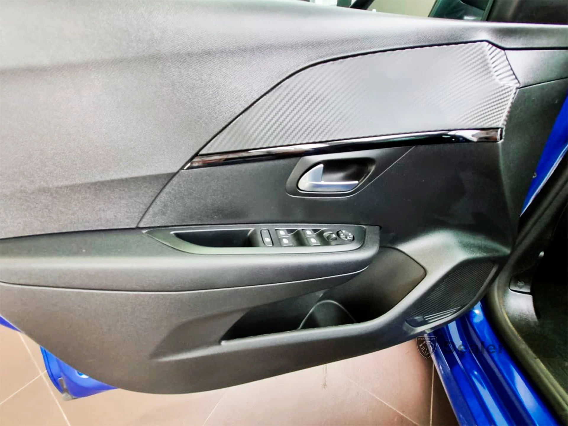 PEUGEOT-208-1.0 FIREFLY FLEX STYLE MANUAL