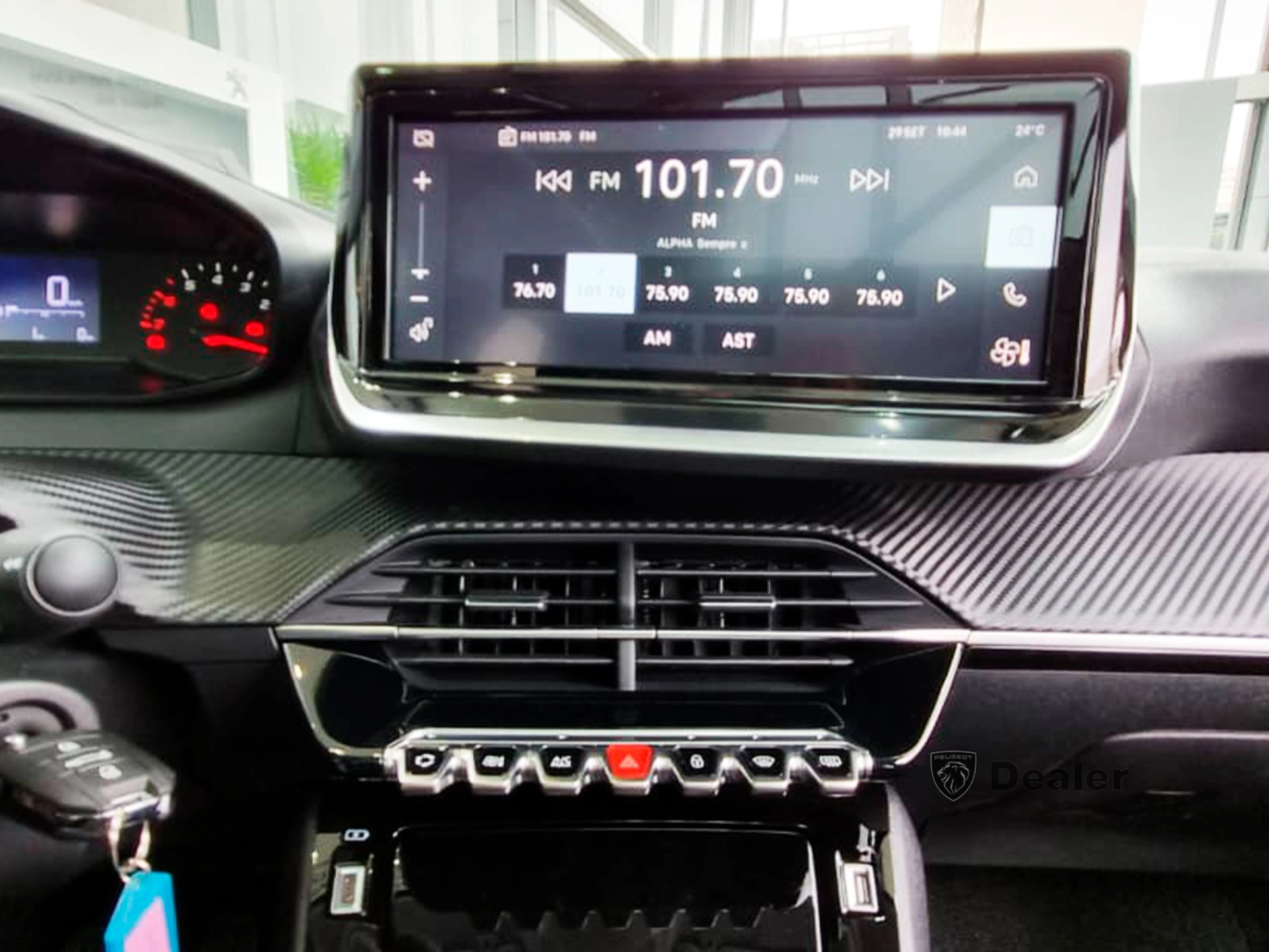 PEUGEOT-208-1.0 FIREFLY FLEX STYLE MANUAL