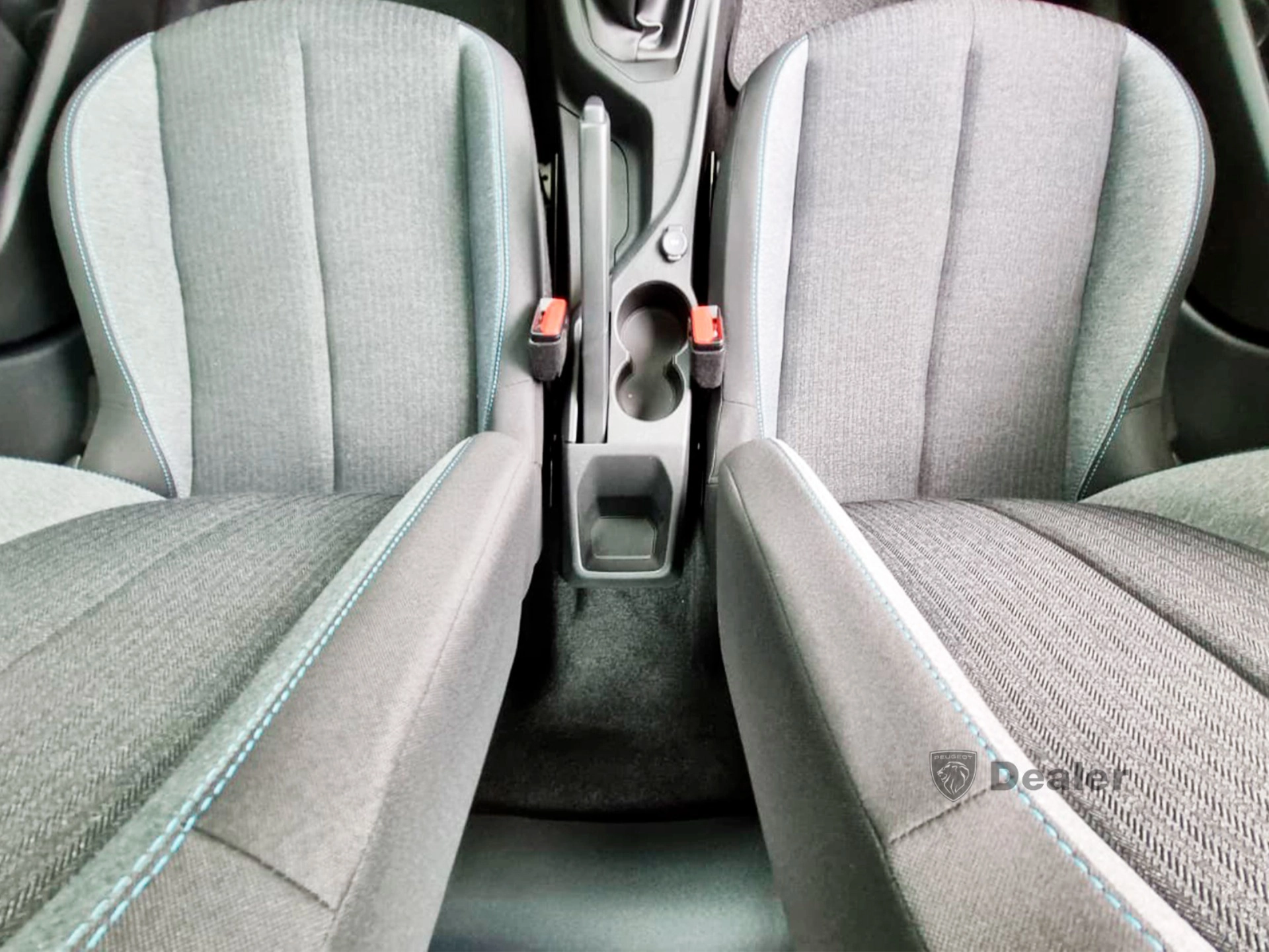 PEUGEOT-208-1.0 FIREFLY FLEX STYLE MANUAL