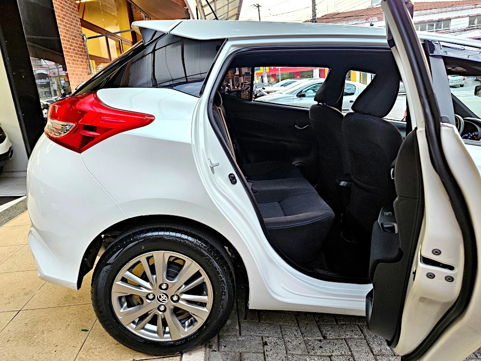 toyota YARIS 1.5 16V FLEX XL PLUS CONNECT MULTIDRIVE 2022
