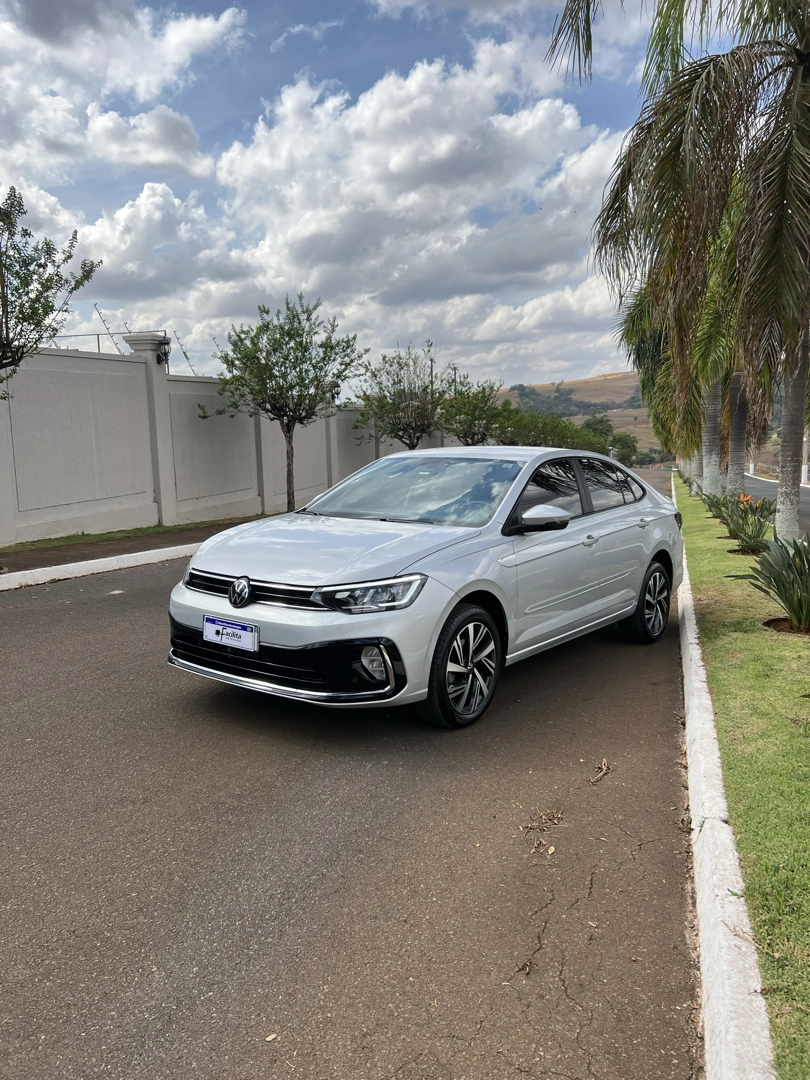 VOLKSWAGEN VIRTUS 1.0 200 TSI HIGHLINE AUTOMÁTICO