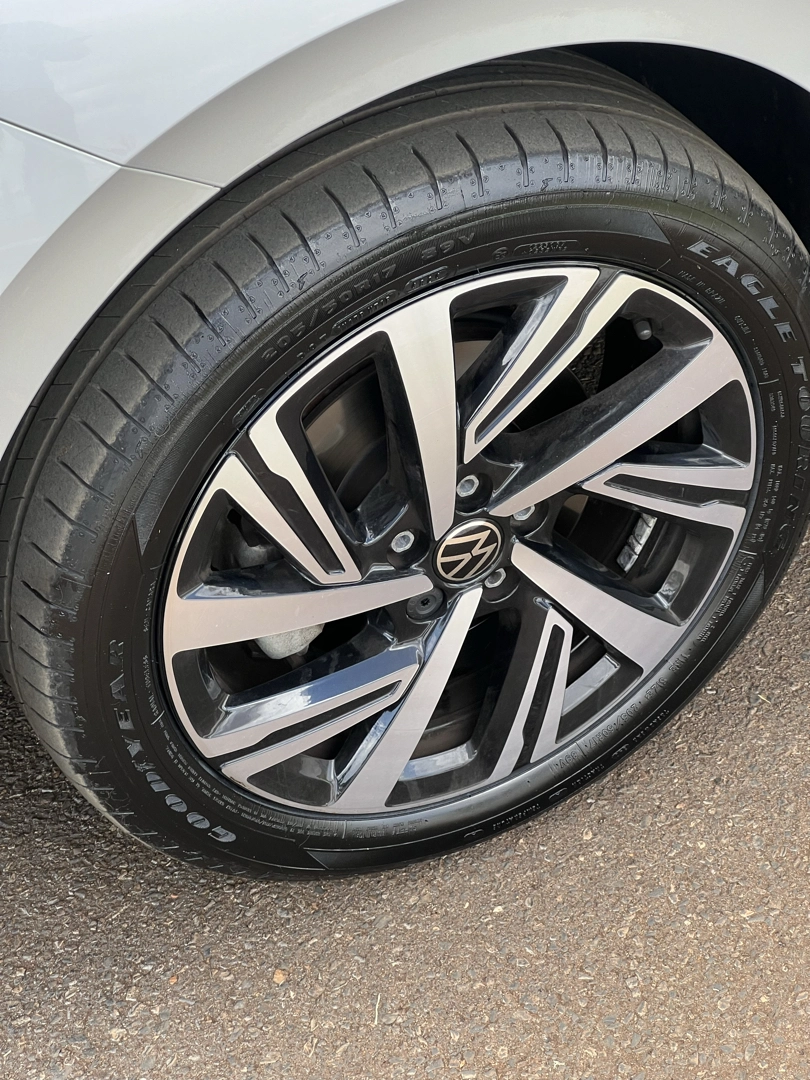 VOLKSWAGEN VIRTUS 1.0 200 TSI HIGHLINE AUTOMÁTICO