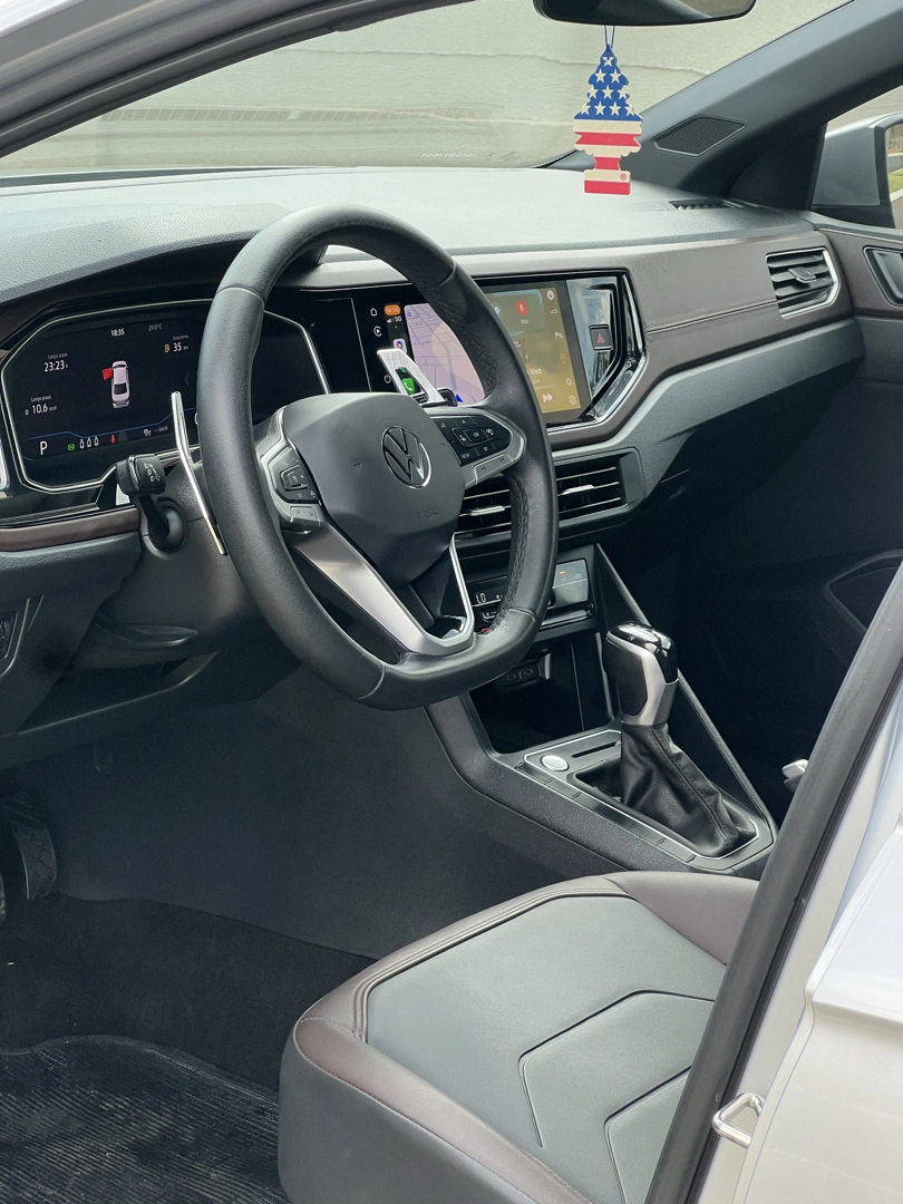 VOLKSWAGEN VIRTUS 1.0 200 TSI HIGHLINE AUTOMÁTICO