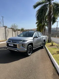 MITSUBISHI L200 TRITON 2.4 16V TURBO DIESEL SPORT HPE CD 4P 4X4 AUTOMÁTICO