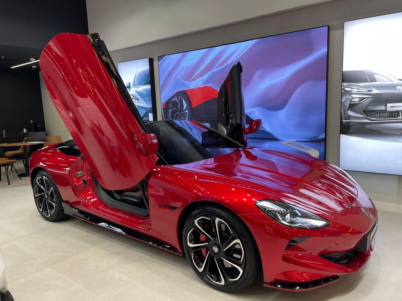 MG-CYBERSTER-77 KW ELÉTRICO GT AWD