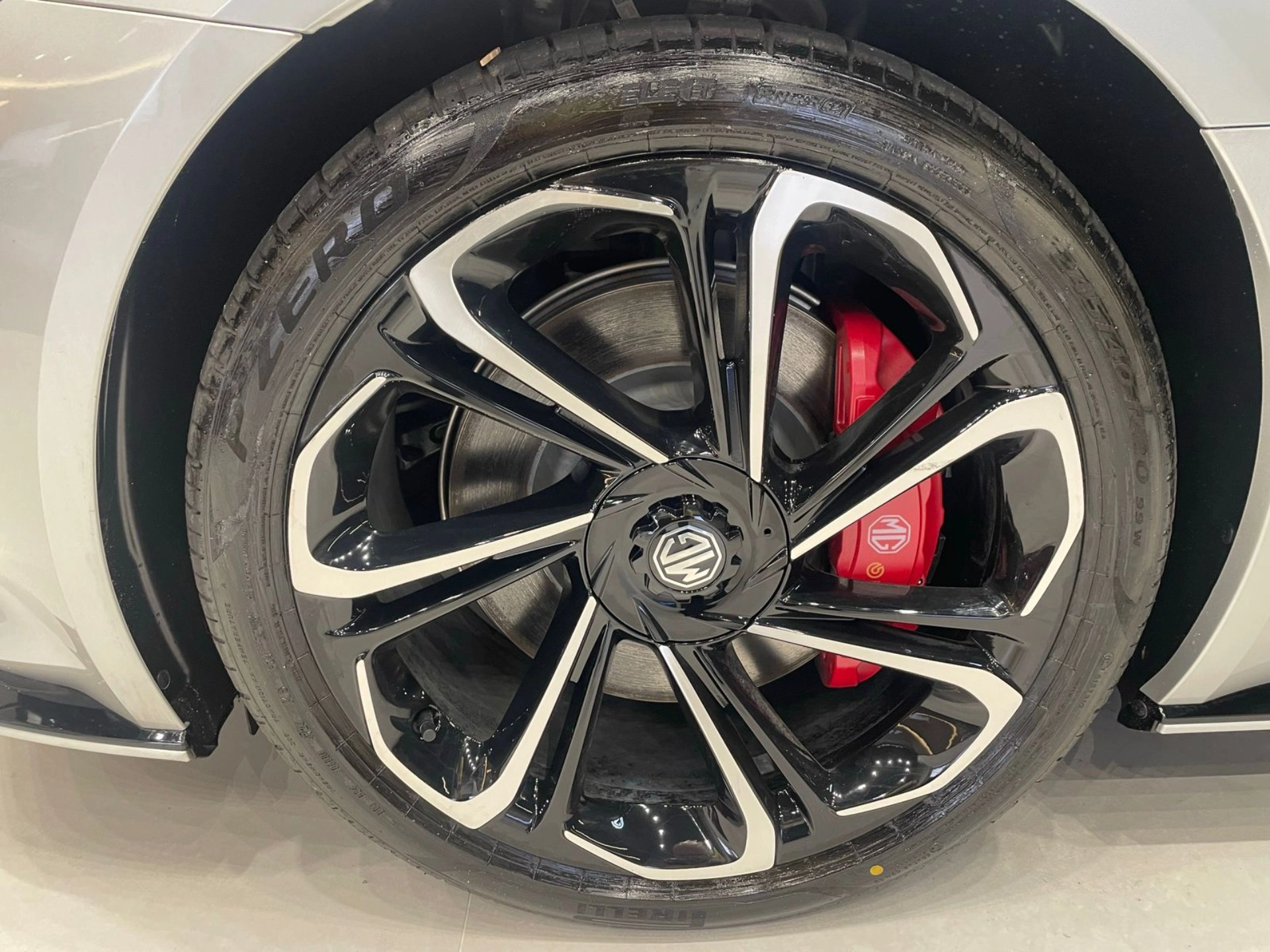 MG-CYBERSTER-77 KW ELÉTRICO GT AWD