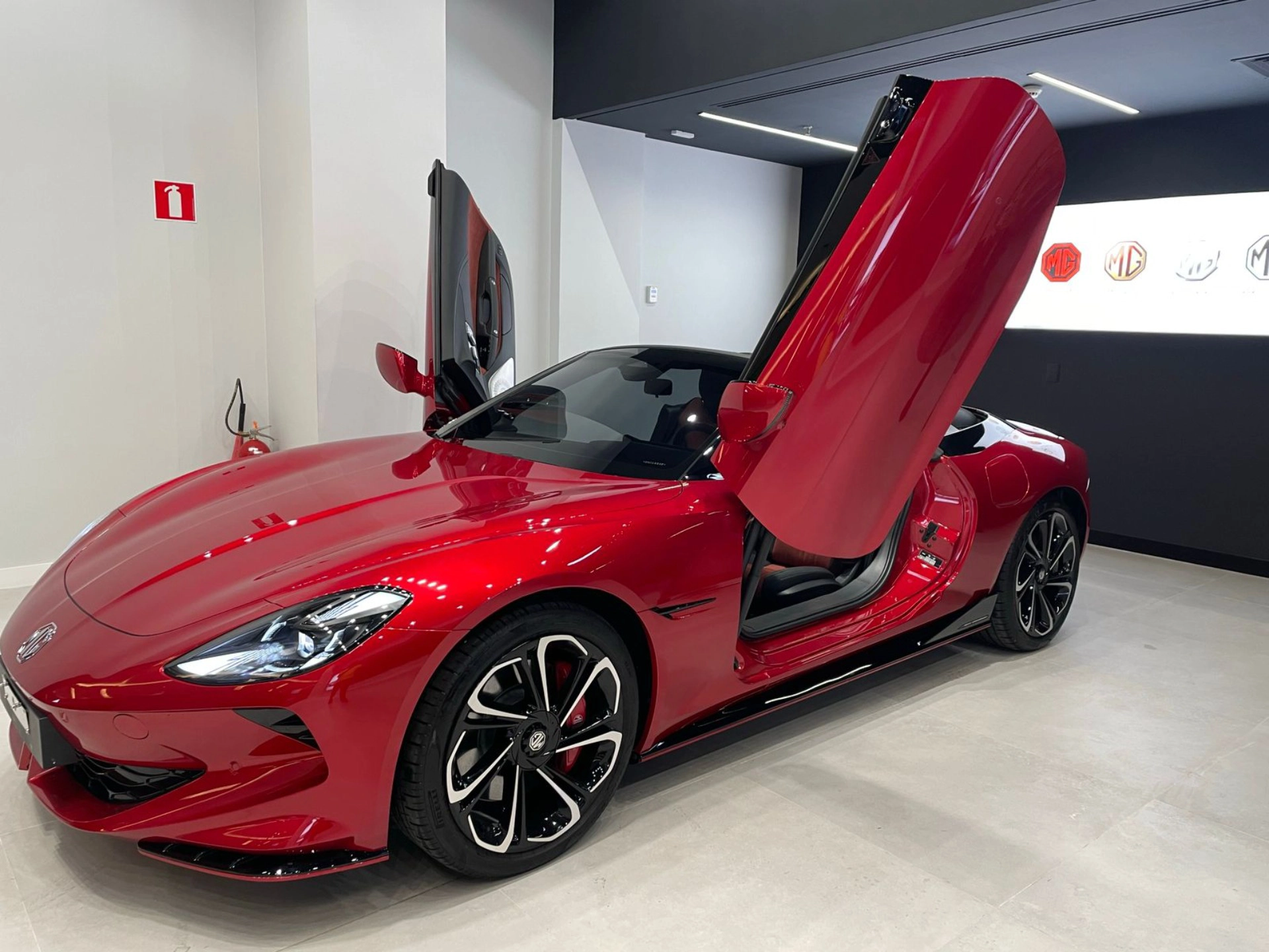 MG-CYBERSTER-77 KW ELÉTRICO GT AWD