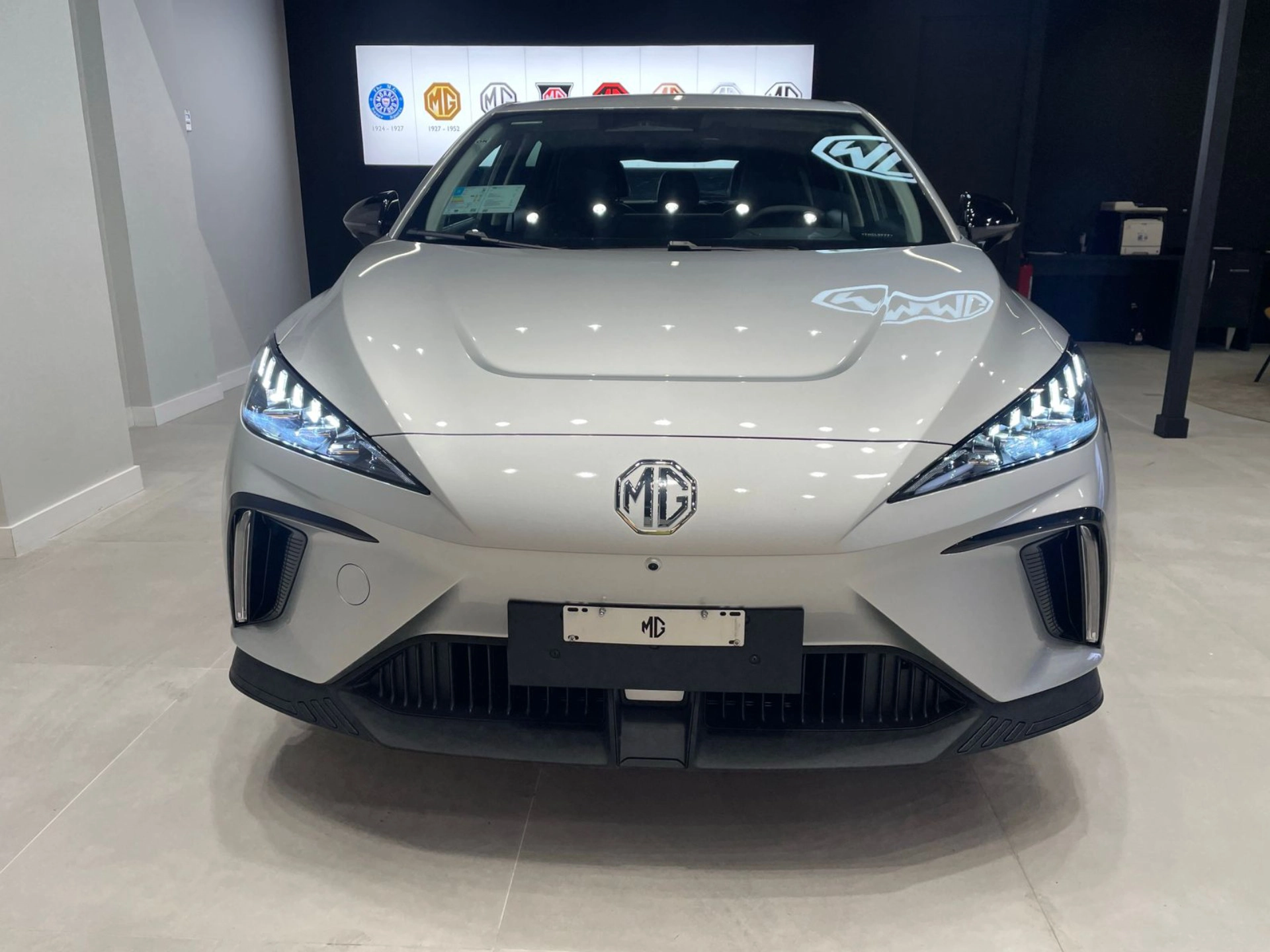 MG-4-64 KW ELÉTRICO LUXURY