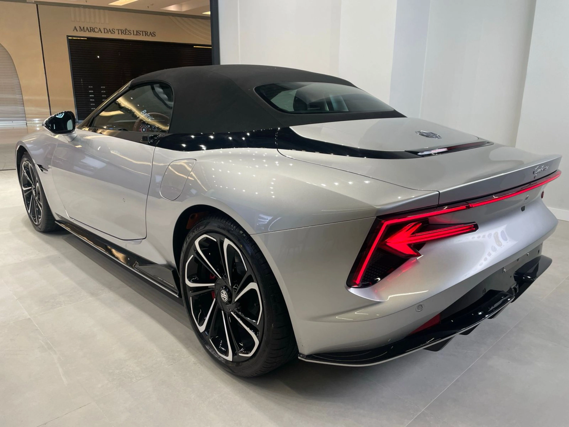 MG-CYBERSTER-77 KW ELÉTRICO GT AWD