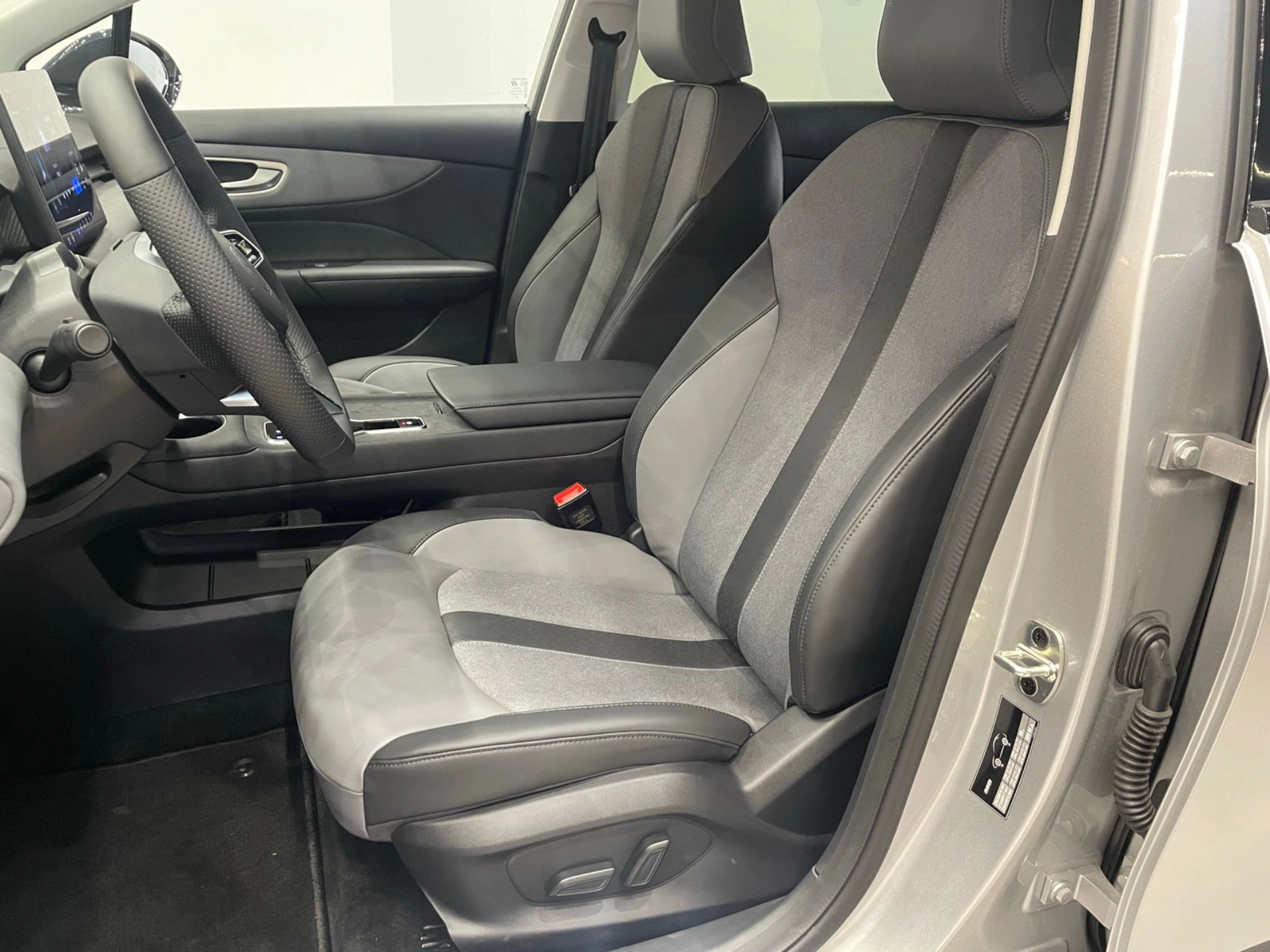 MG-4-64 KW ELÉTRICO LUXURY