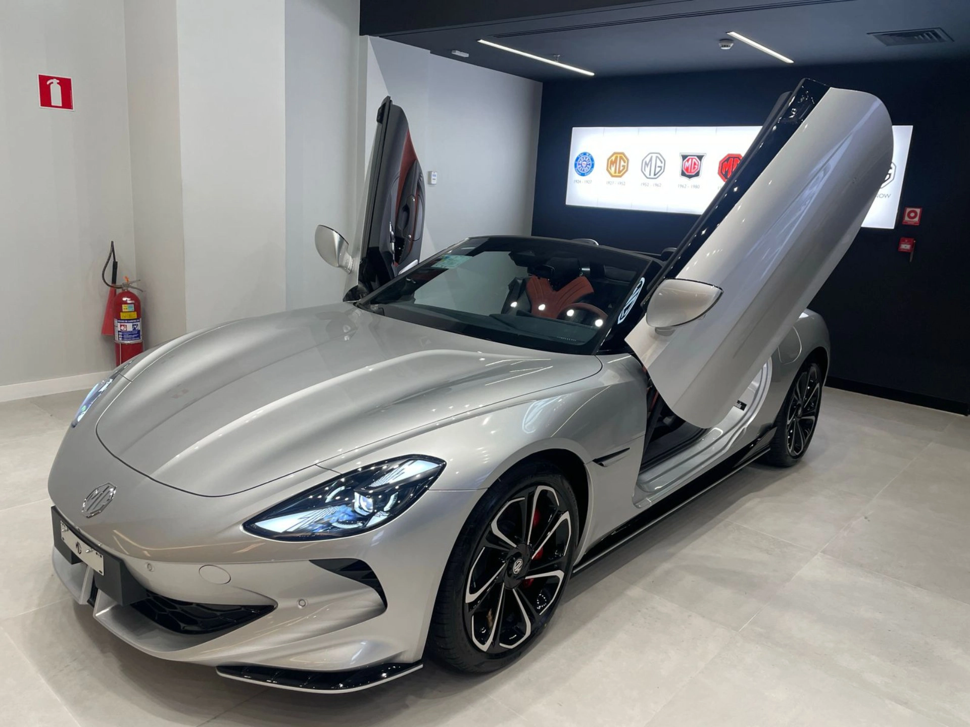 MG-CYBERSTER-77 KW ELÉTRICO GT AWD