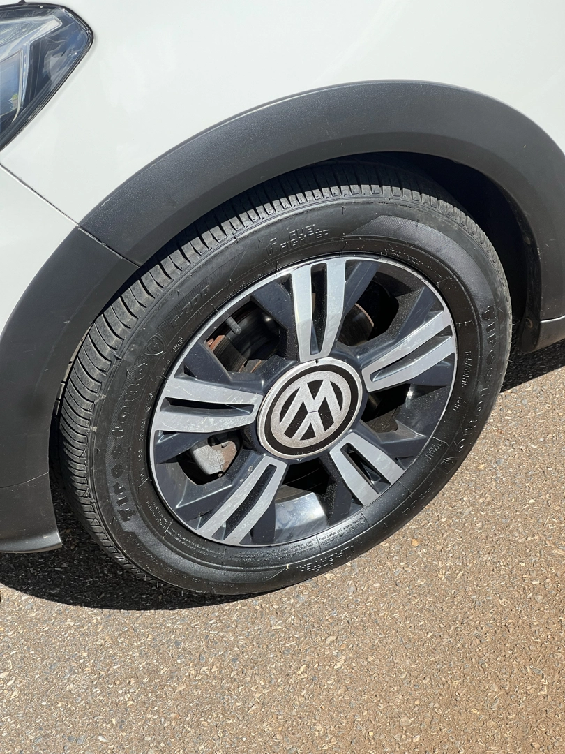 VOLKSWAGEN UP 1.0 170 TSI TOTAL FLEX XTREME 4P MANUAL