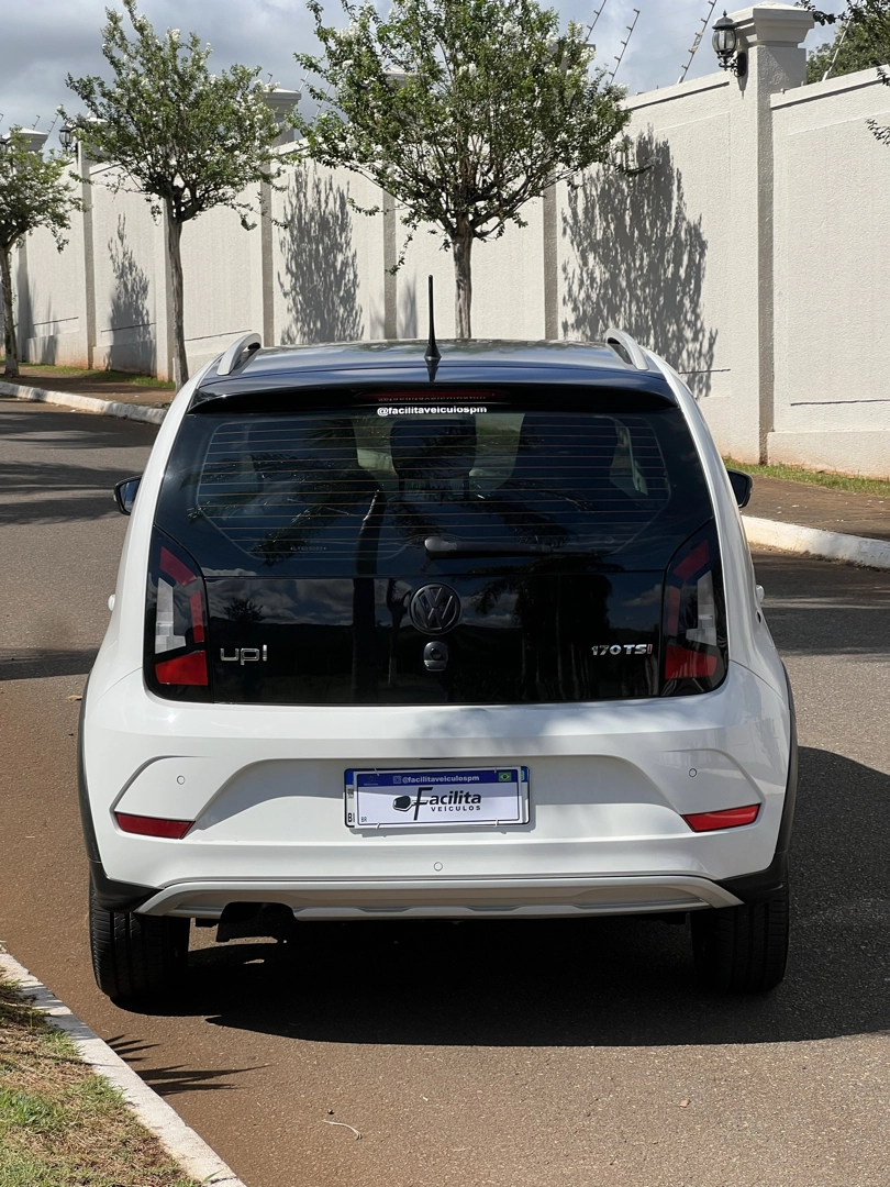 VOLKSWAGEN UP 1.0 170 TSI TOTAL FLEX XTREME 4P MANUAL