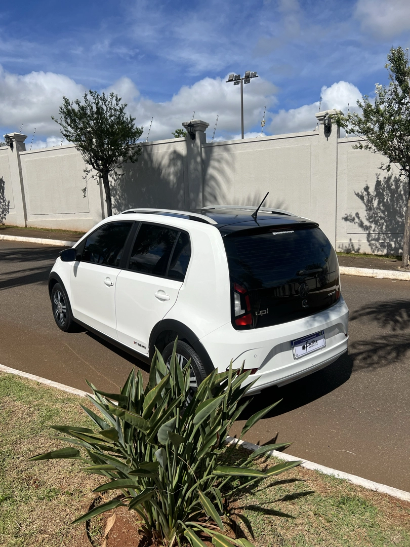 VOLKSWAGEN UP 1.0 170 TSI TOTAL FLEX XTREME 4P MANUAL