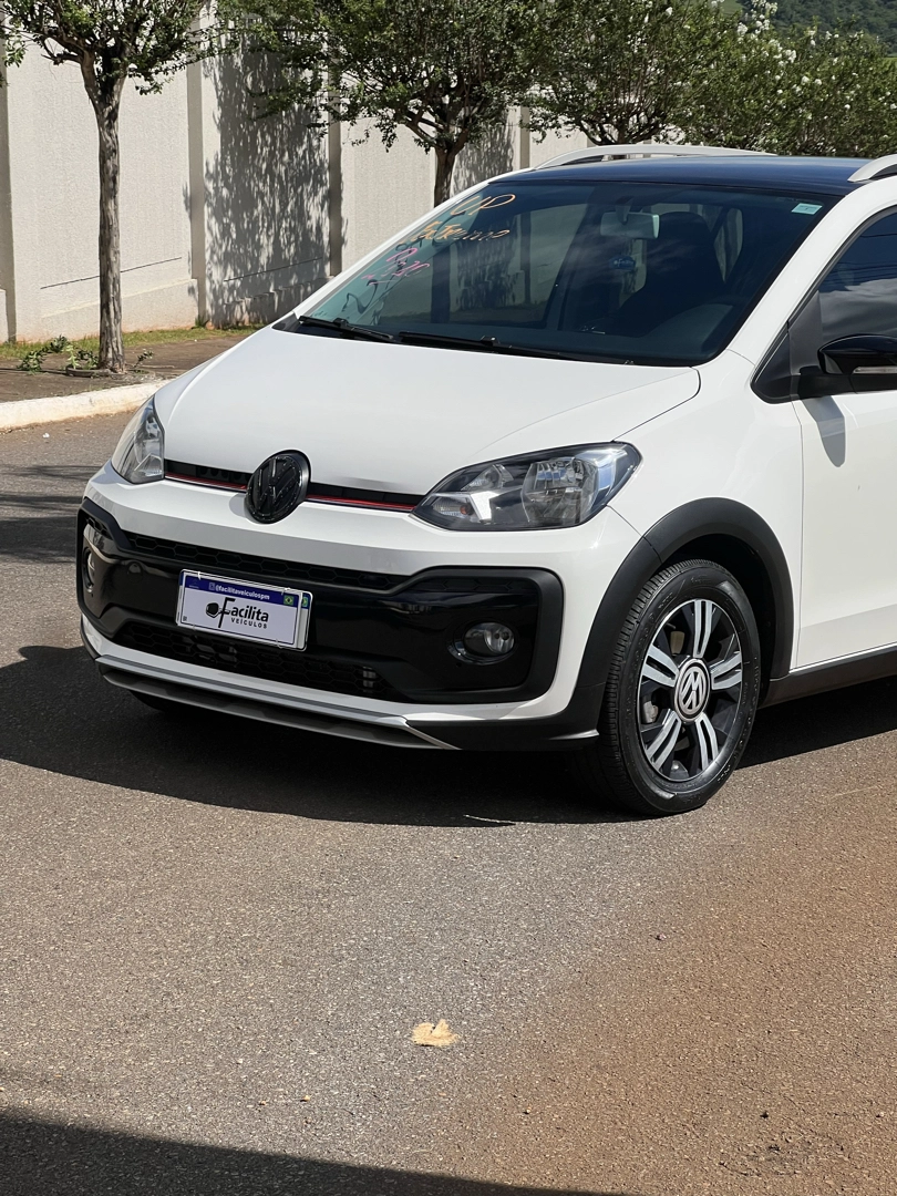 VOLKSWAGEN UP 1.0 170 TSI TOTAL FLEX XTREME 4P MANUAL