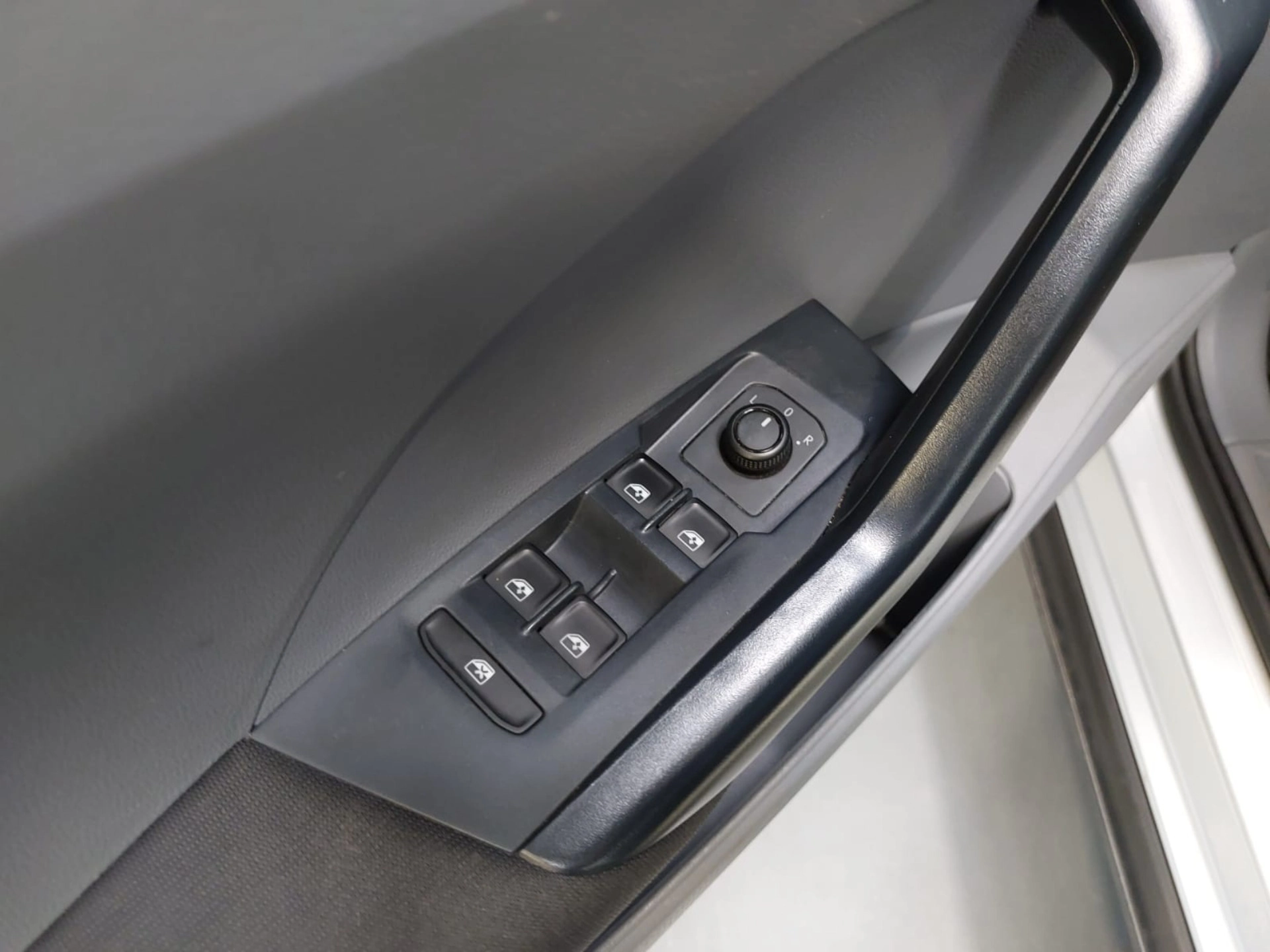 volkswagen T-CROSS 1.0 200 TSI TOTAL FLEX SENSE AUTOMÁTICO 202111