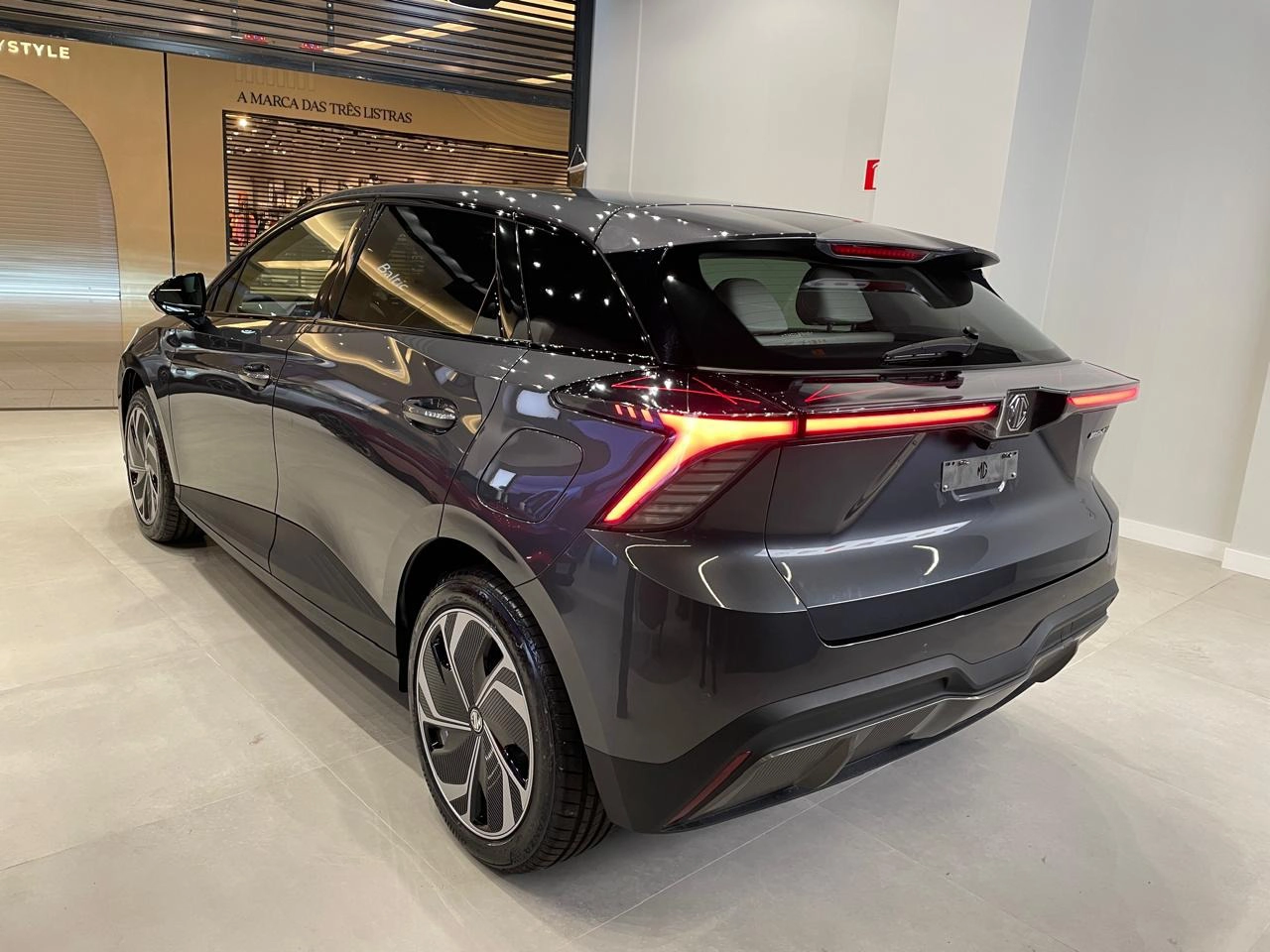 MG-4-64 KW ELÉTRICO LUXURY