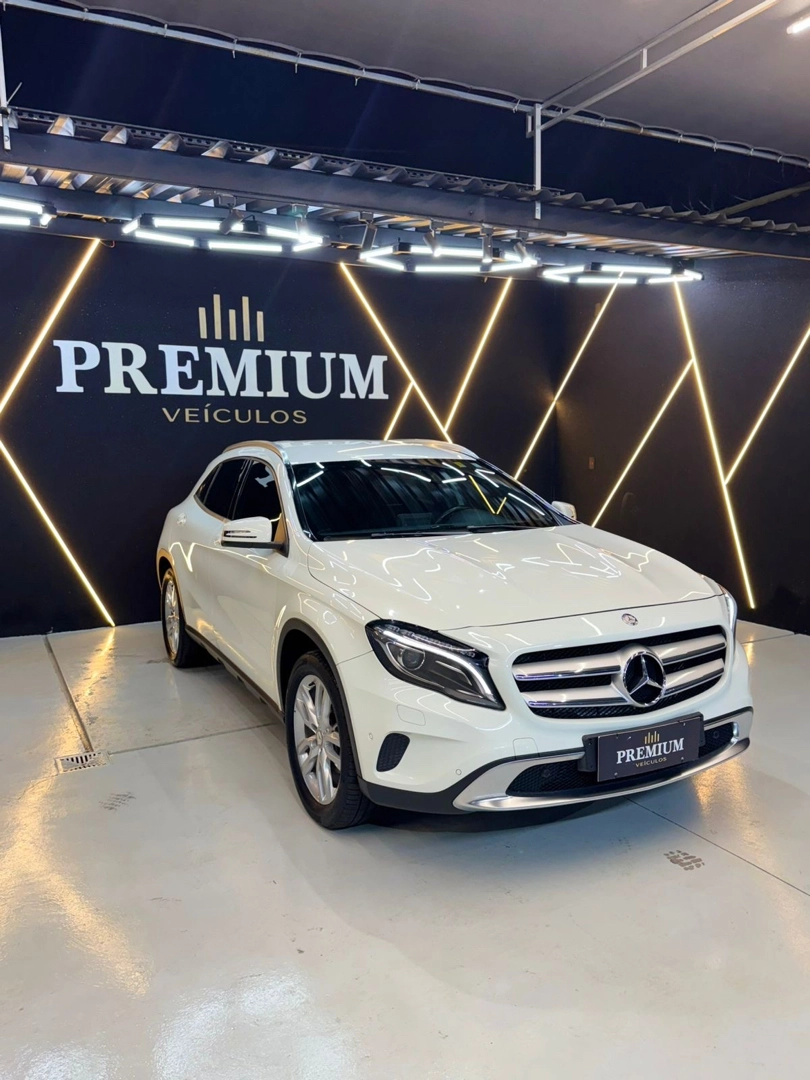 MERCEDES-BENZ GLA 200 1.6 CGI ADVANCE 16V TURBO FLEX 4P AUTOMÁTICO