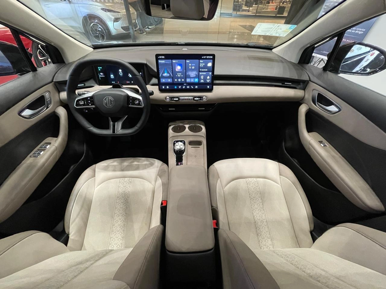 MG-4-64 KW ELÉTRICO LUXURY