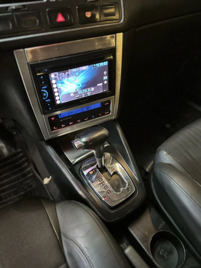 Volkswagen GOLF 2.0 MI SPORTLINE 8V FLEX 4P TIPTRONIC