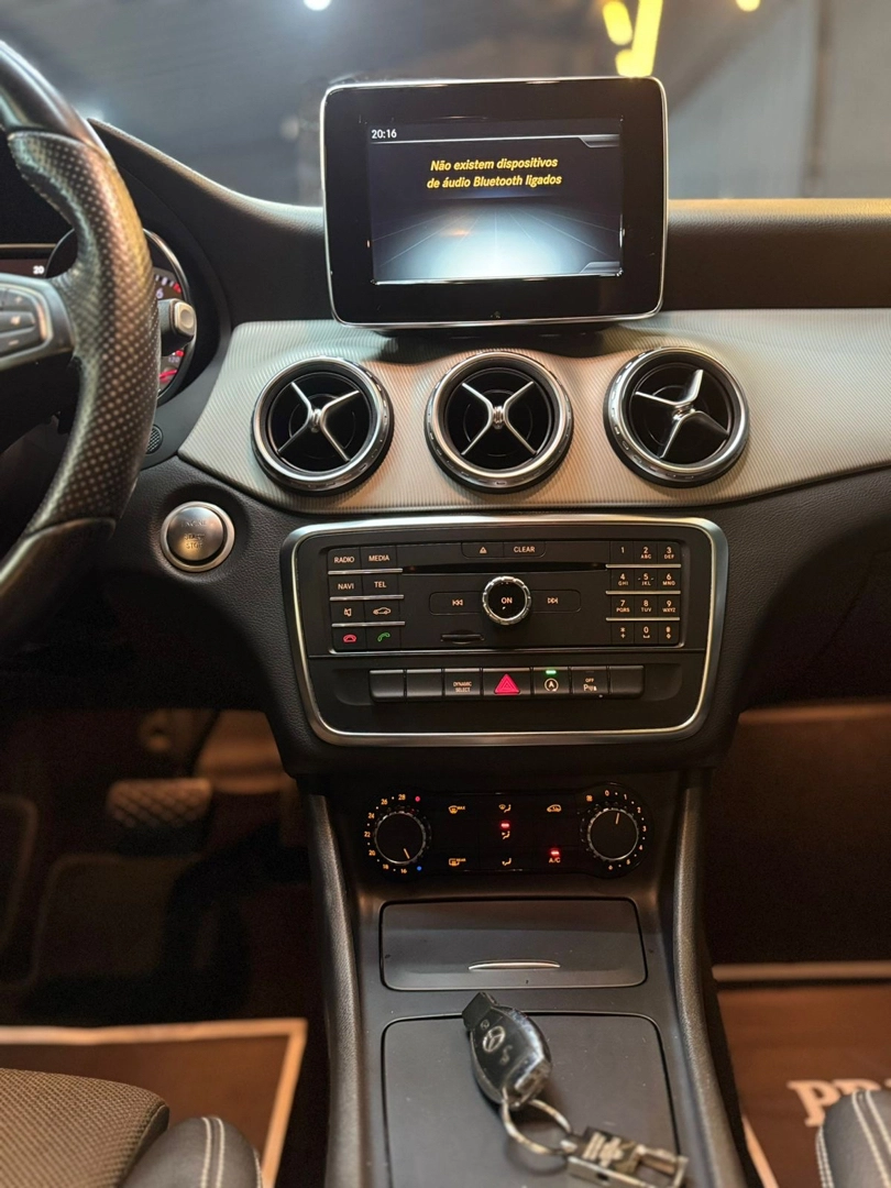 MERCEDES-BENZ GLA 200 1.6 CGI ADVANCE 16V TURBO FLEX 4P AUTOMÁTICO