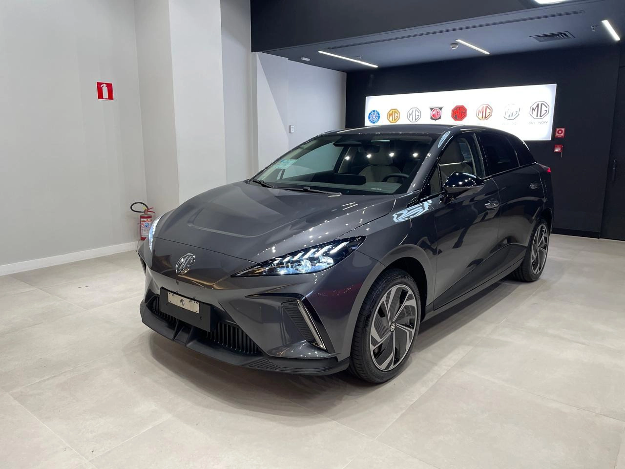 MG-4-64 KW ELÉTRICO LUXURY