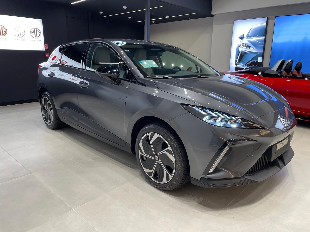 MG-4-64 KW ELÉTRICO LUXURY