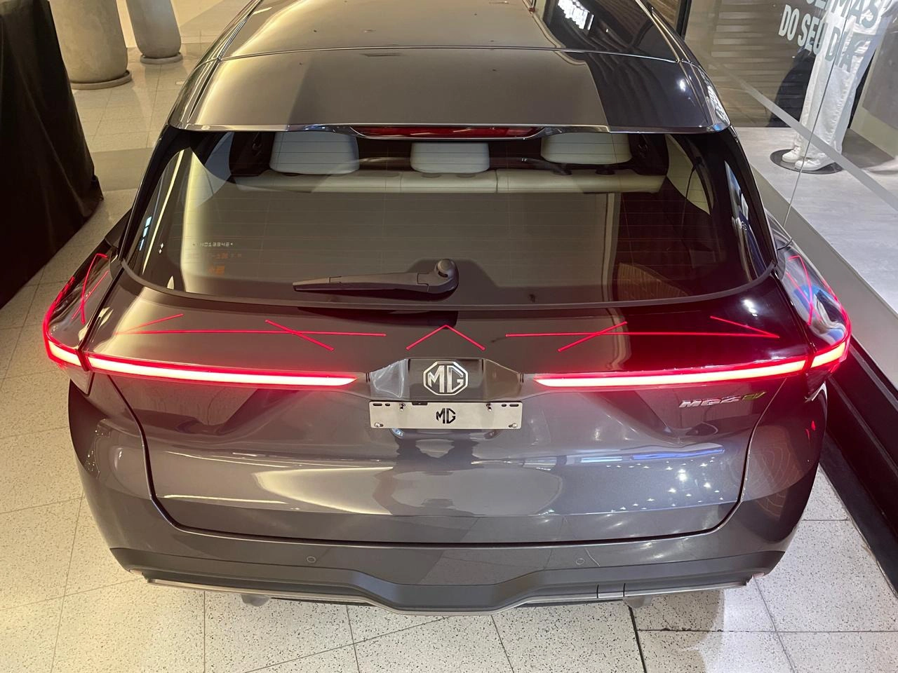 MG-4-64 KW ELÉTRICO LUXURY