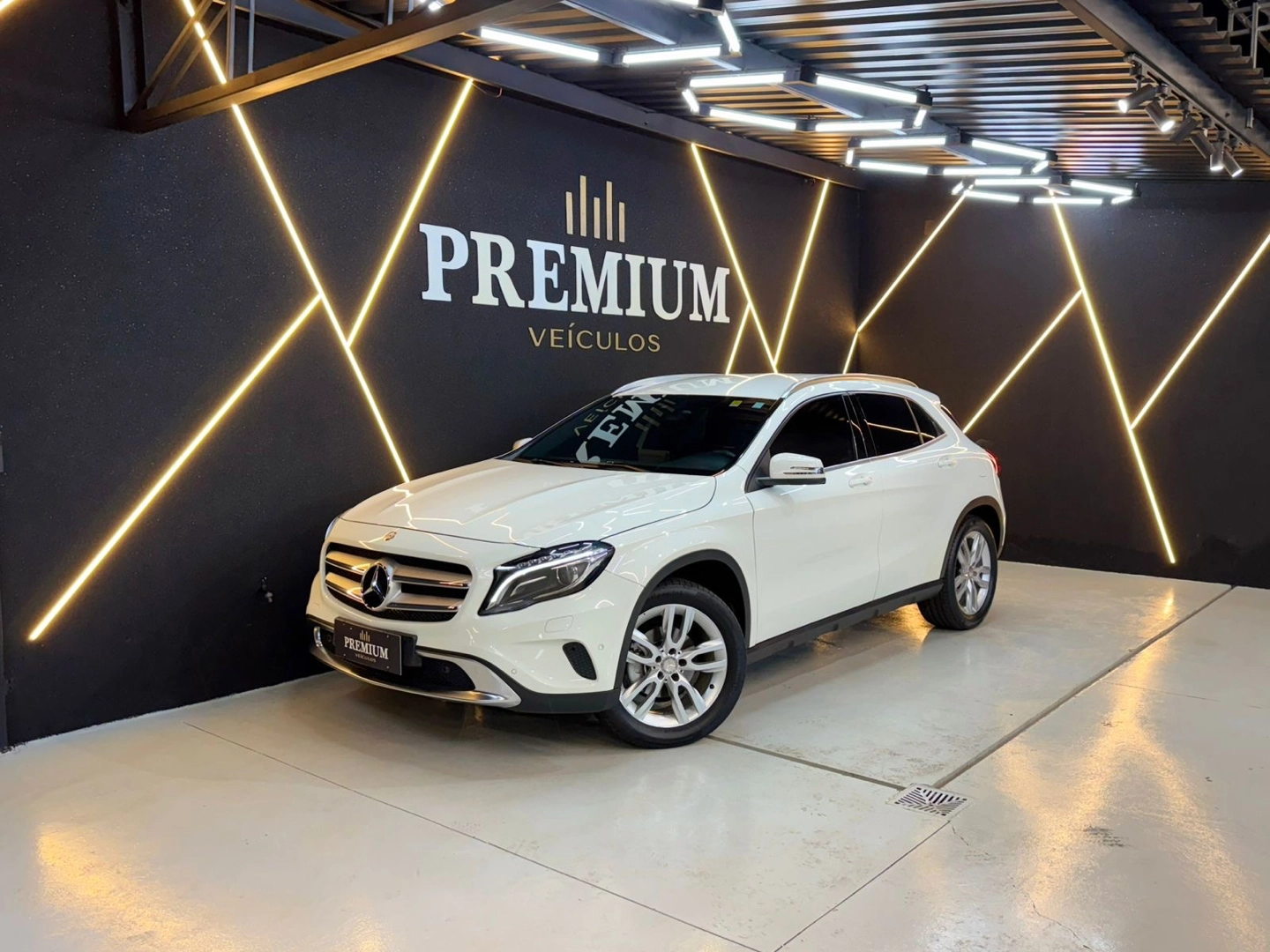 MERCEDES-BENZ GLA 200 1.6 CGI ADVANCE 16V TURBO FLEX 4P AUTOMÁTICO