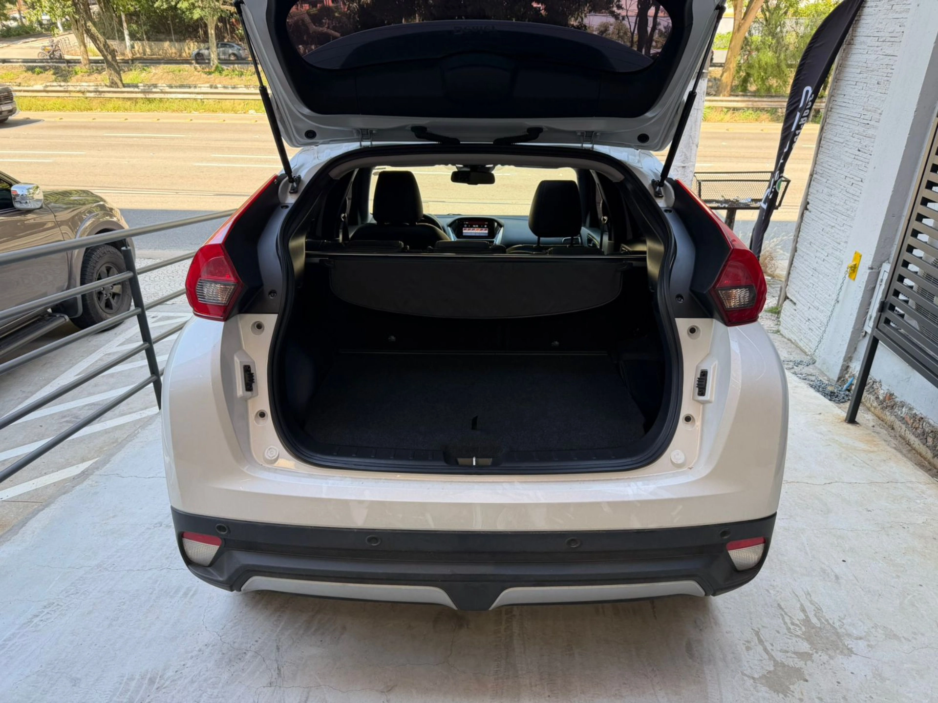 mitsubishi ECLIPSE CROSS 1.5 MIVEC TURBO GASOLINA HPE-S CVT 20204