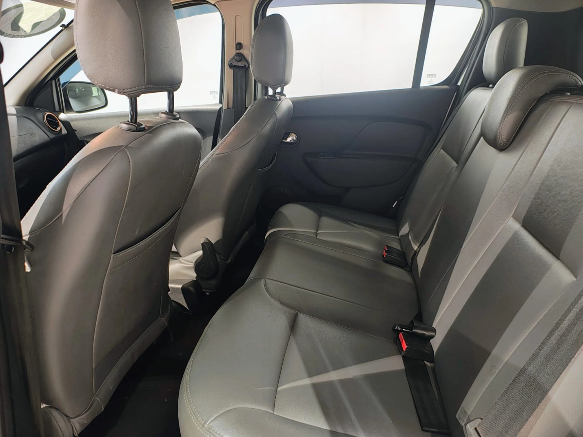 Renault-SANDERO-1.6 16V SCE FLEX STEPWAY DYNAMIQUE EASY-R