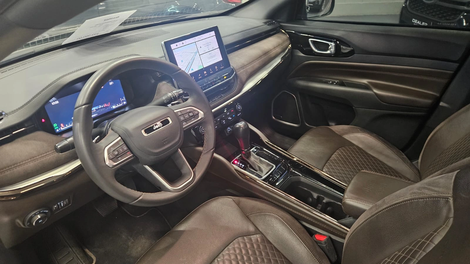jeep COMMANDER 1.3 T270 TURBO FLEX OVERLAND AT6 20229