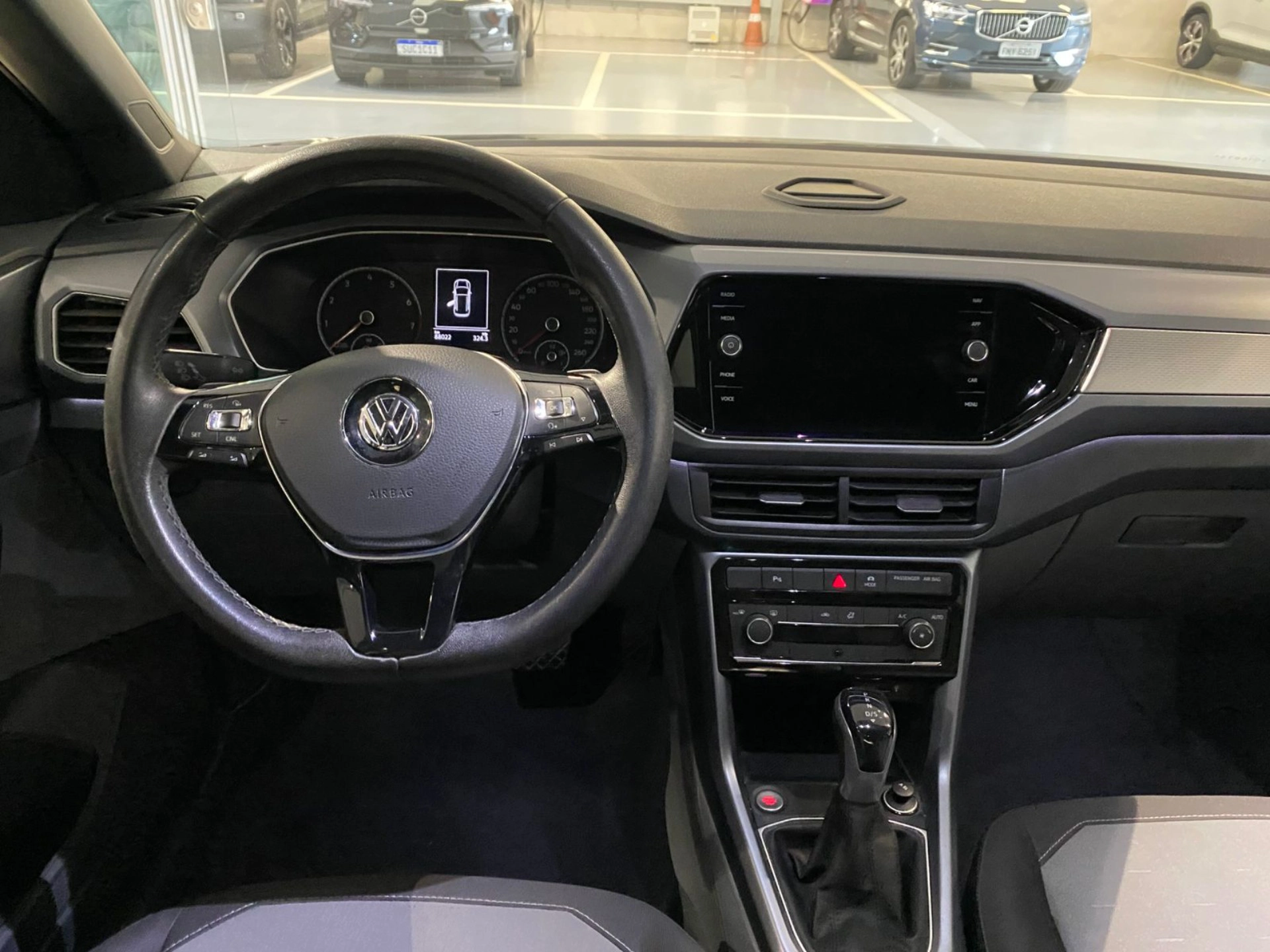 VW - Volkswagen-T-CROSS-1.0 200 TSI TOTAL FLEX COMFORTLINE AUTOMÁTICO