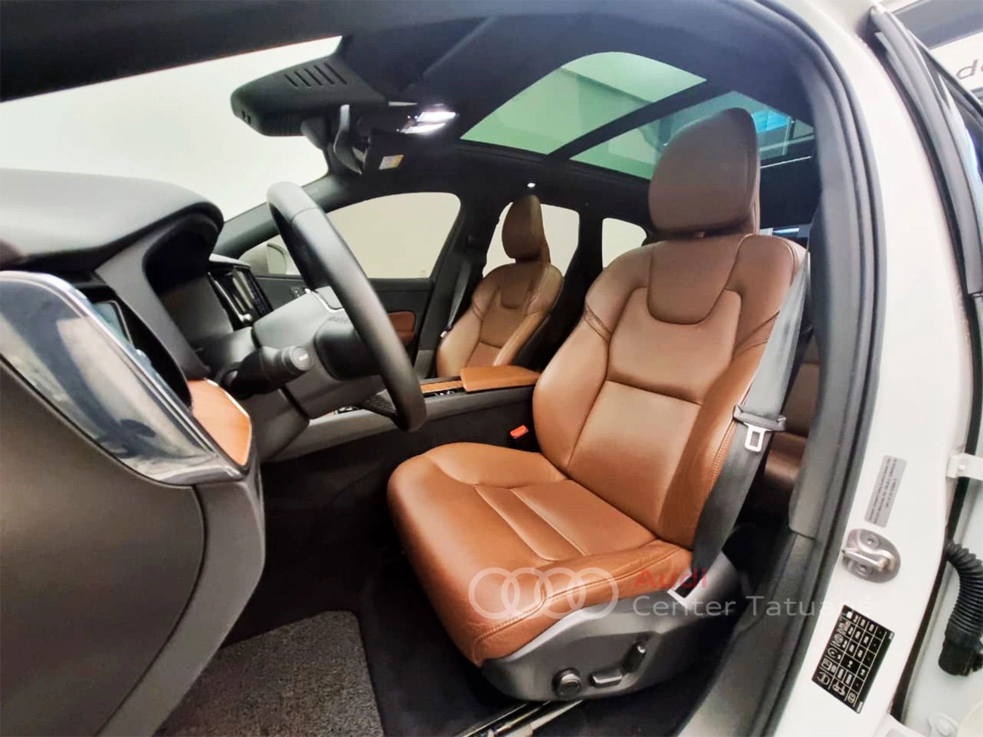 volvo XC60 2.0 T8 RECHARGE PLUS AWD GEARTRONIC 202311