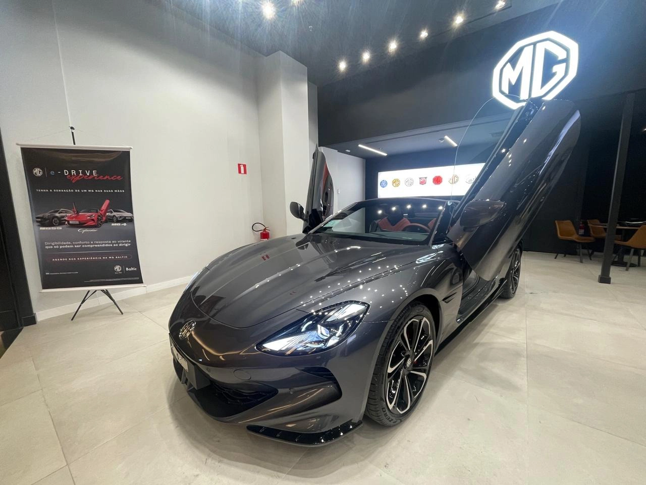 MG-CYBERSTER-77 KW ELÉTRICO GT AWD