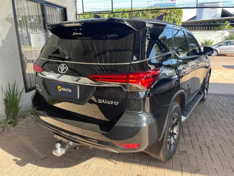 TOYOTA HILUX SW4 - Imagem 2