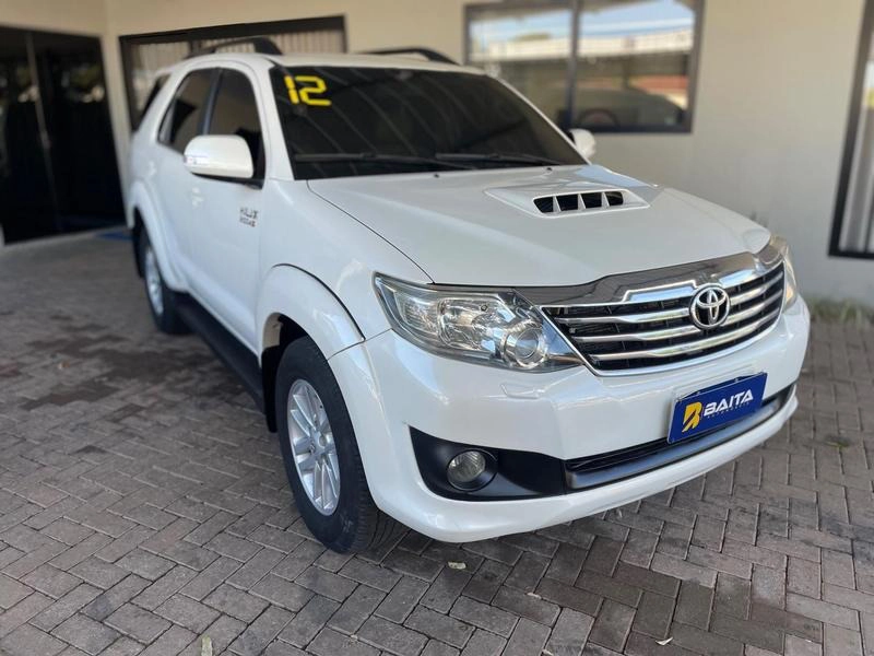TOYOTA HILUX SW4