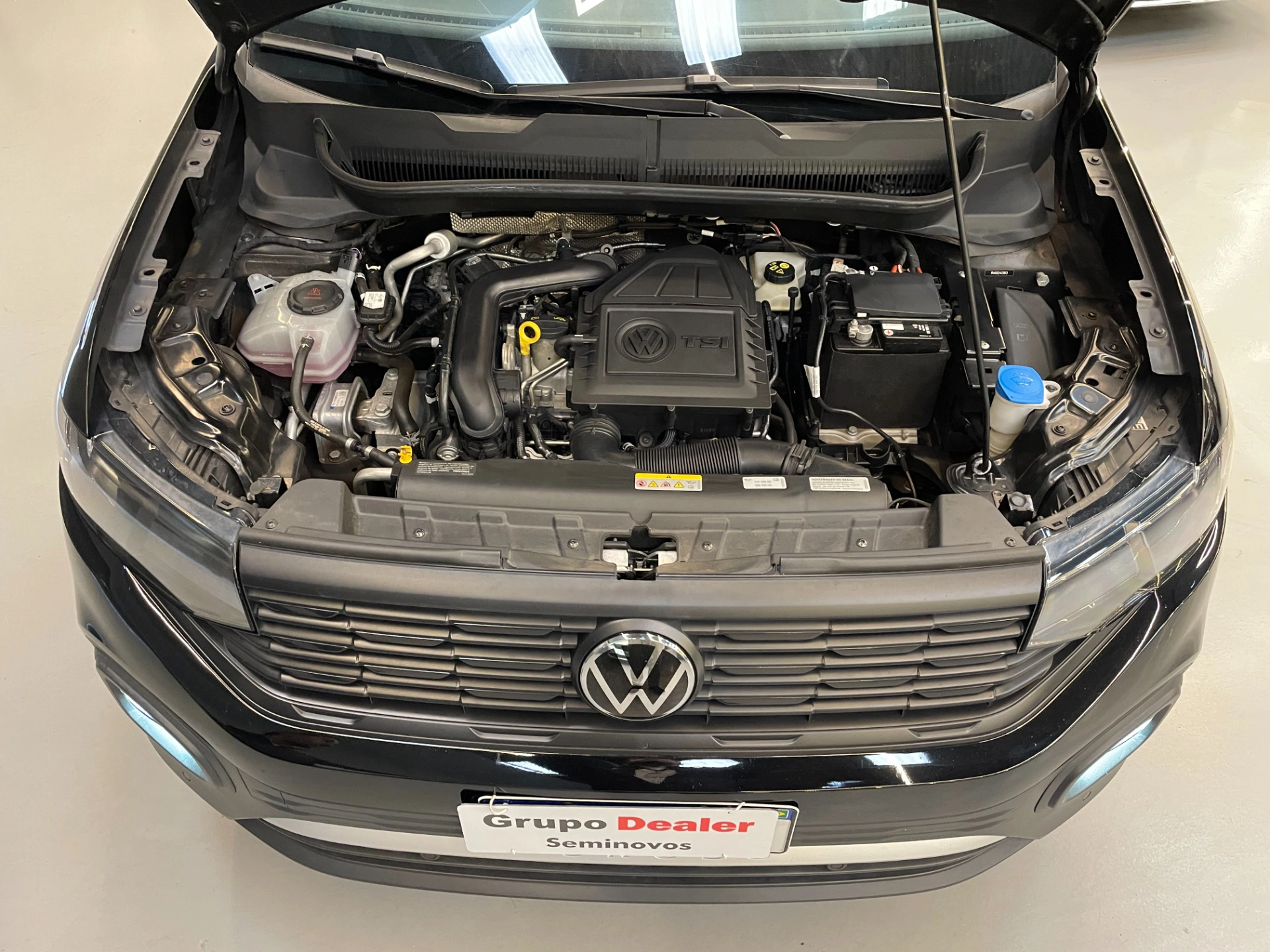 volkswagen T-CROSS 1.0 200 TSI TOTAL FLEX THE TOWN AUTOMÁTICO 202411