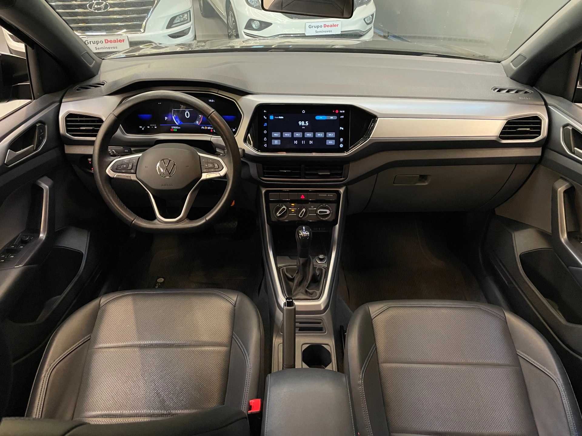 volkswagen T-CROSS 1.0 200 TSI TOTAL FLEX THE TOWN AUTOMÁTICO 202418
