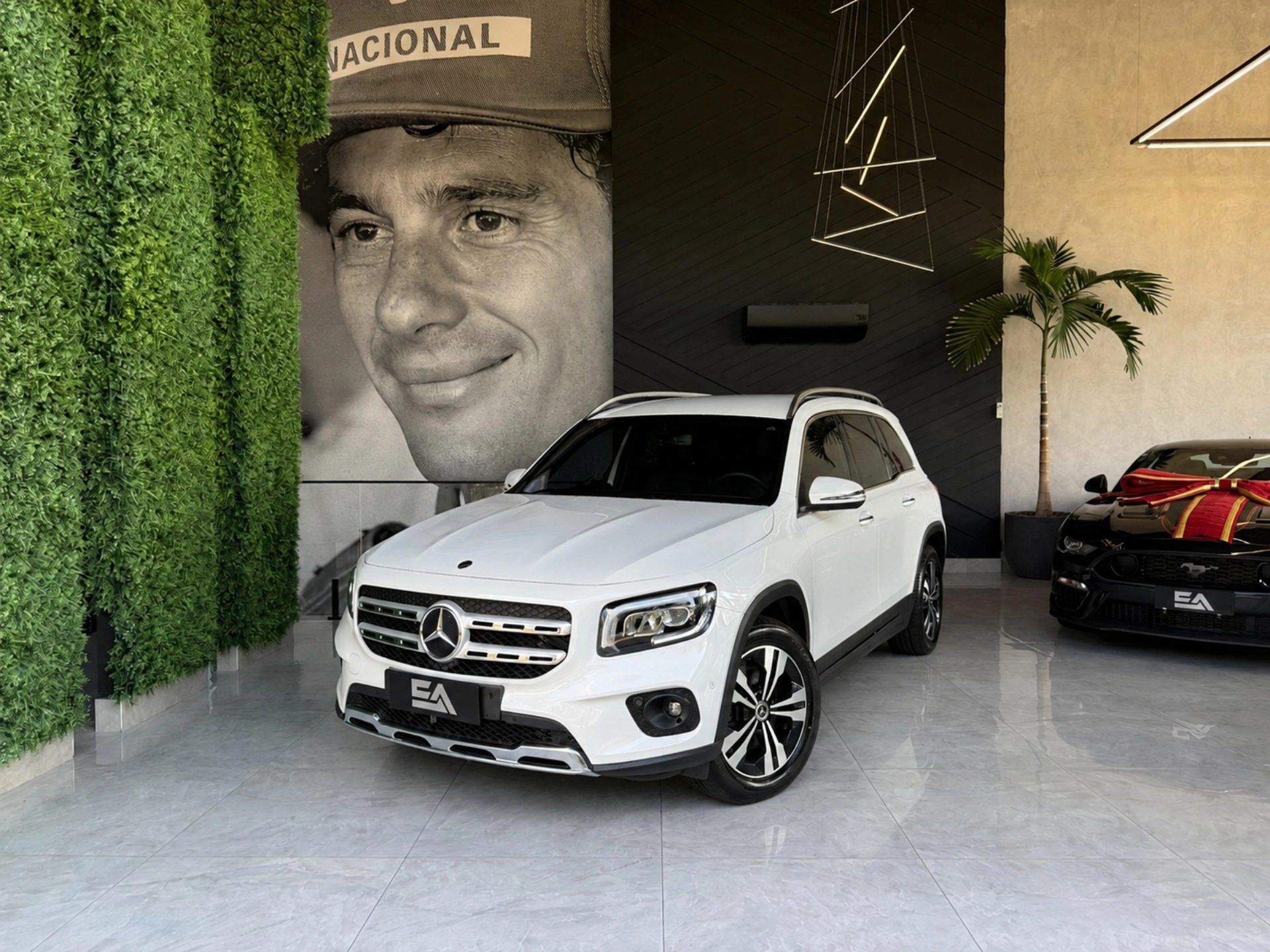 MERCEDES-BENZ GLB 200