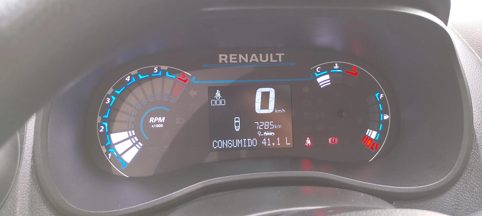 renault KWID 1.0 12V SCE FLEX OUTSIDER MANUAL 20252