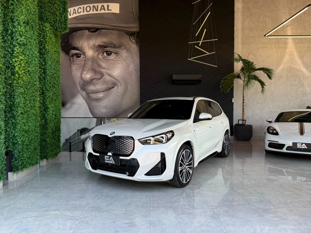 BMW IX1