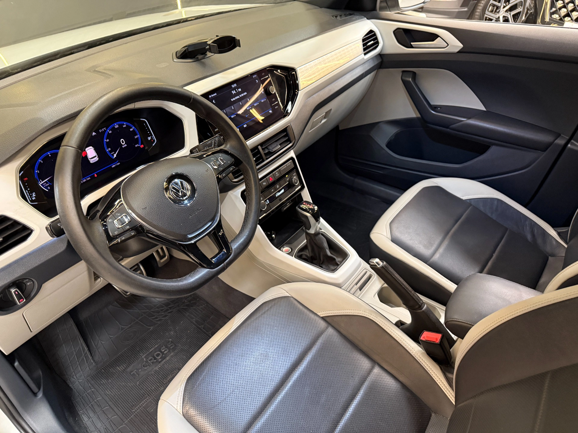 volkswagen T-CROSS 1.4 250 TSI TOTAL FLEX HIGHLINE AUTOMÁTICO 202013