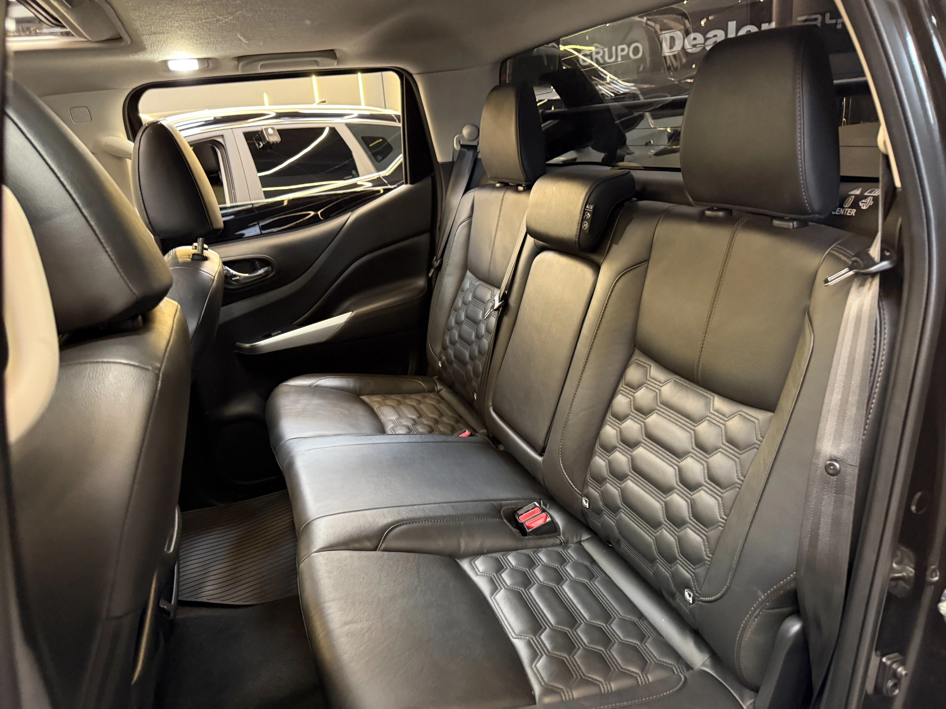 nissan FRONTIER 2.3 16V TURBO DIESEL PLATINUM CD 4X4 AUTOMÁTICO 202317